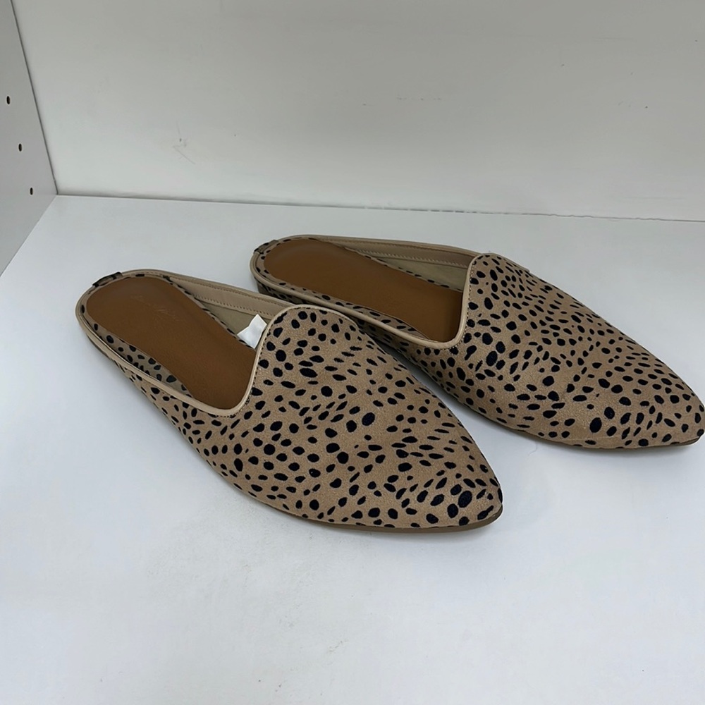 Universal Thread spotted loafer